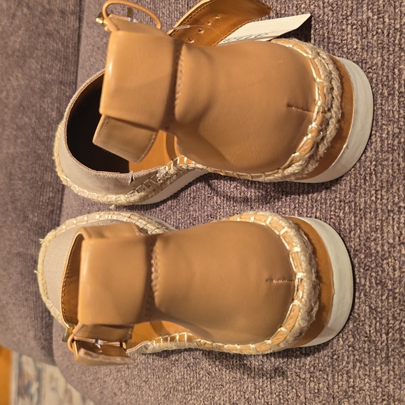 A.N.A BRAND WOMEN'S TAN SUMMER LINEN SHOES WITH ADJUSTABLE ANKLE STRAP SIZE 8 - Picture 3 of 13